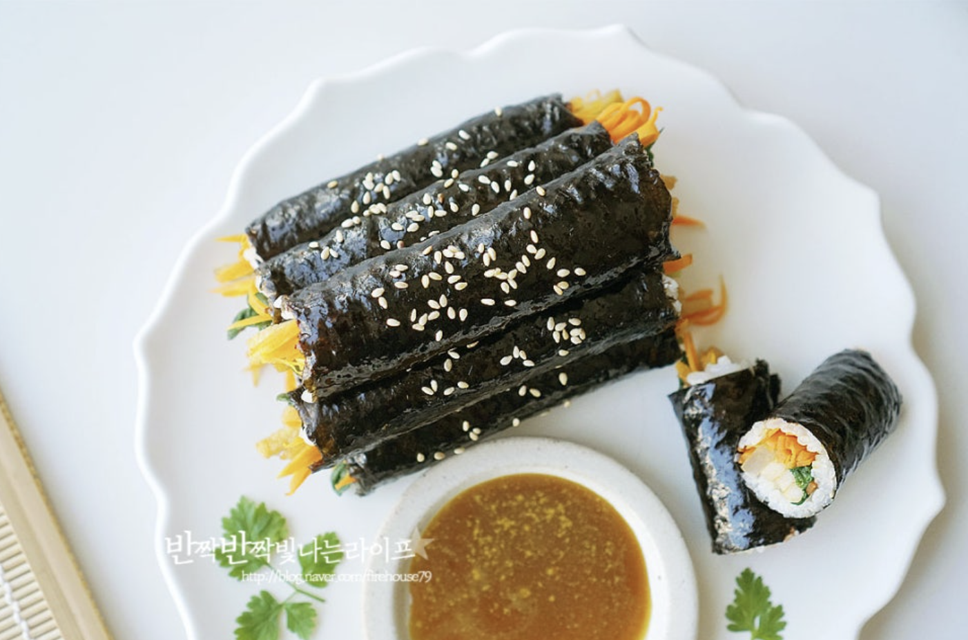 자꾸만 손이가는 마약김밥 레시피