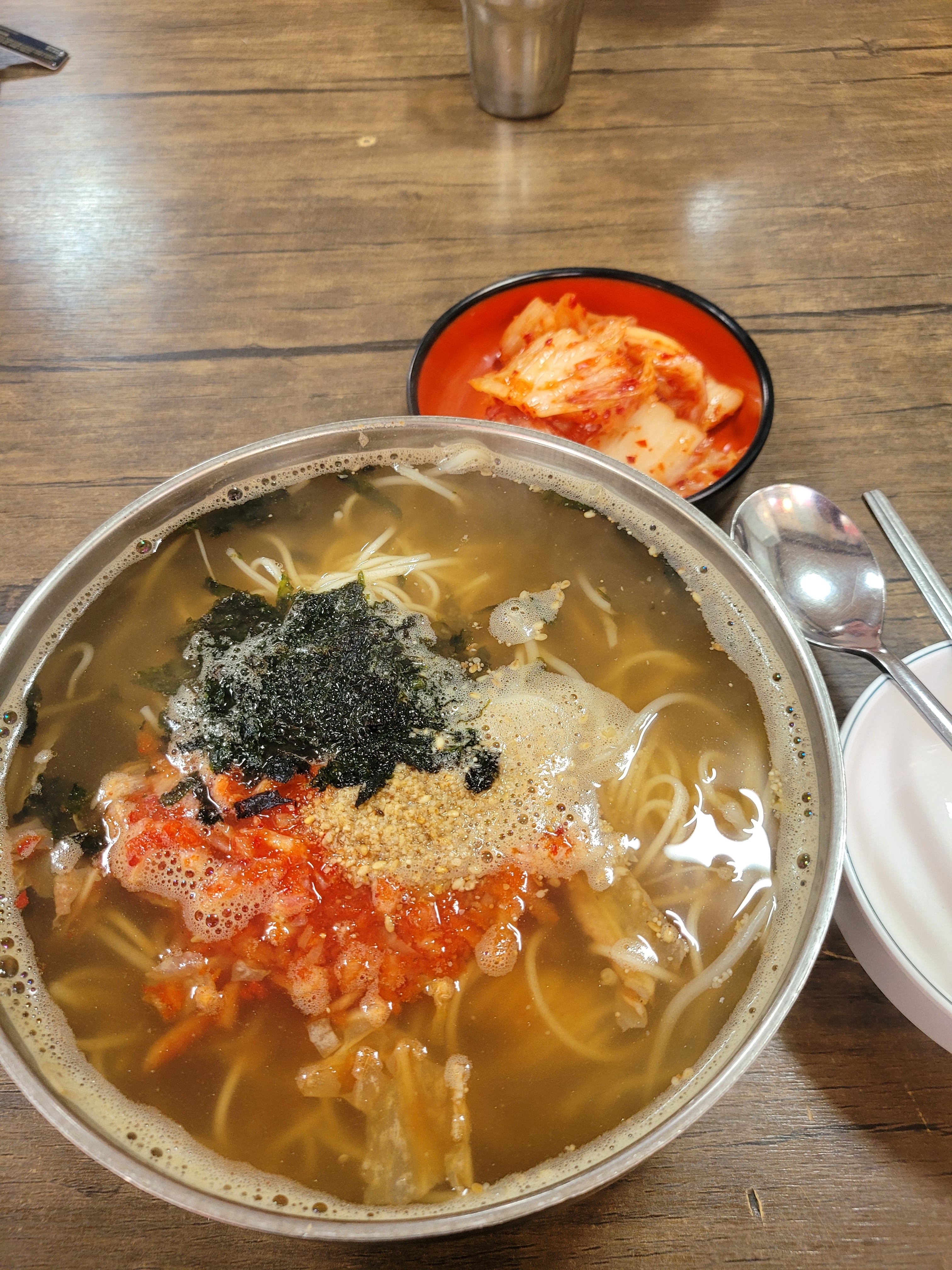 남편 어깨에 뽕 살려주는 칼국수