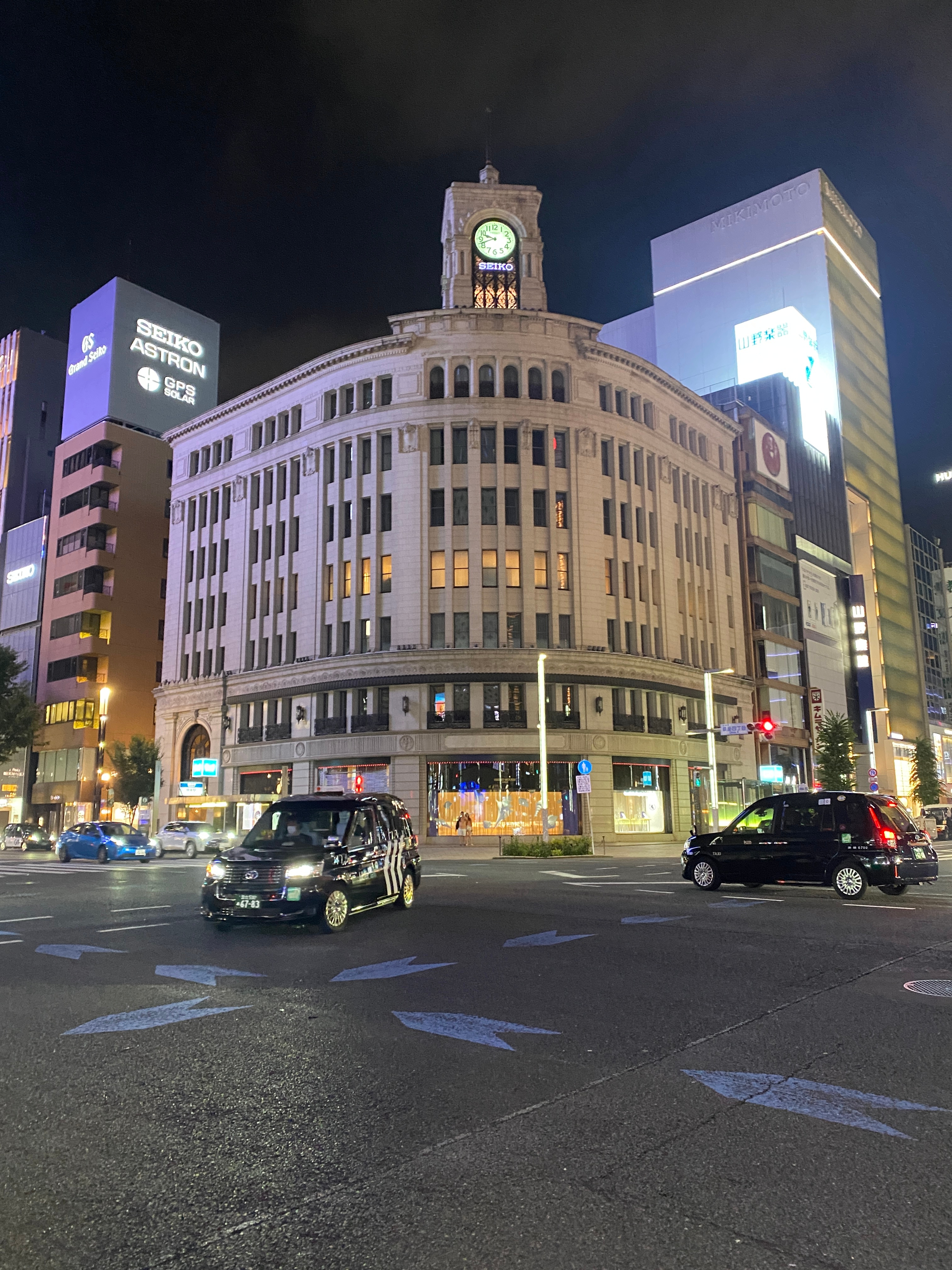 도쿄 여자 도감. 클럽과 캬바쿠라, 걸즈바