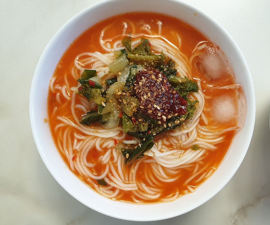 요즘 제철인 열무 국수