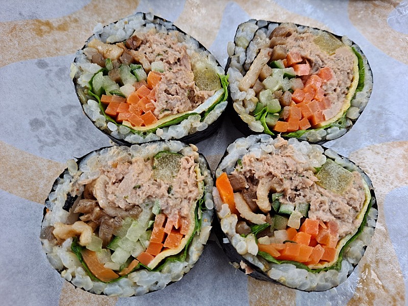 맑고 깨끗하다, 뵈뵈김밥
