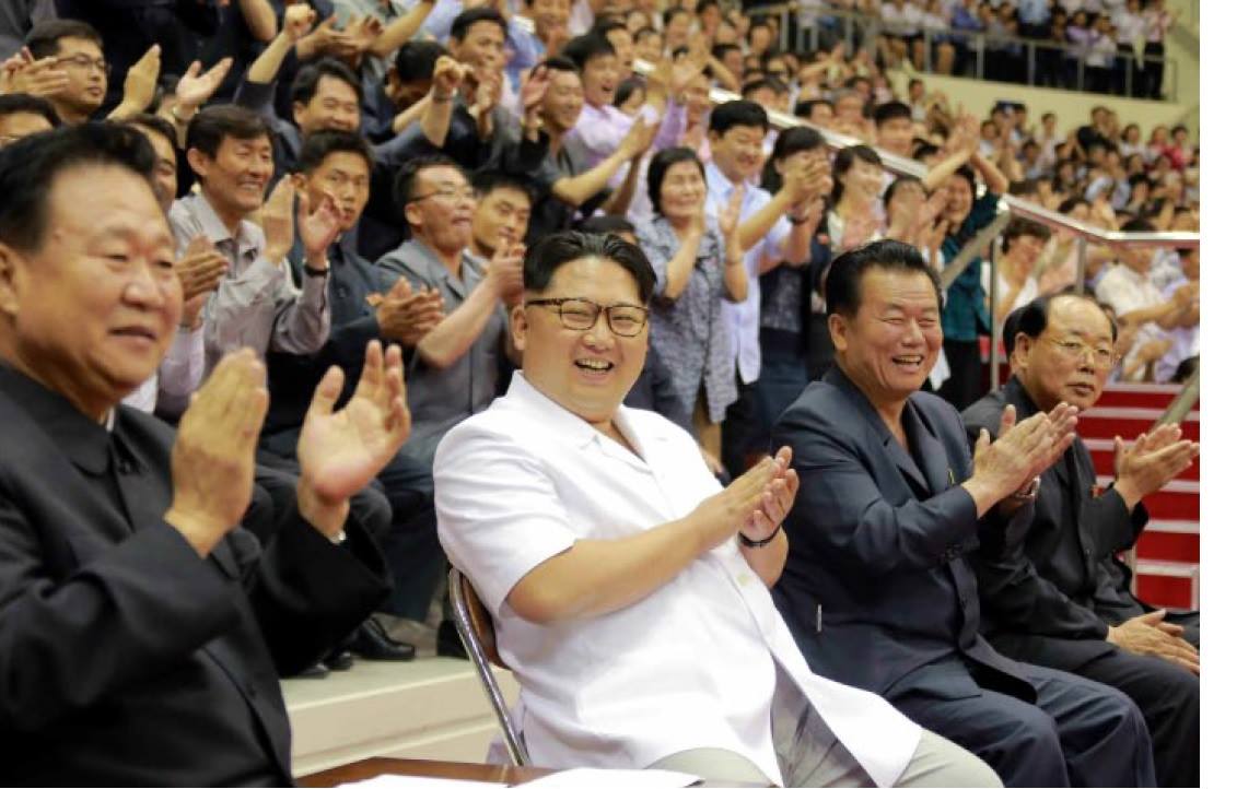 김정은이 서울에 와서 한국시리즈 시구를 한다면? ...