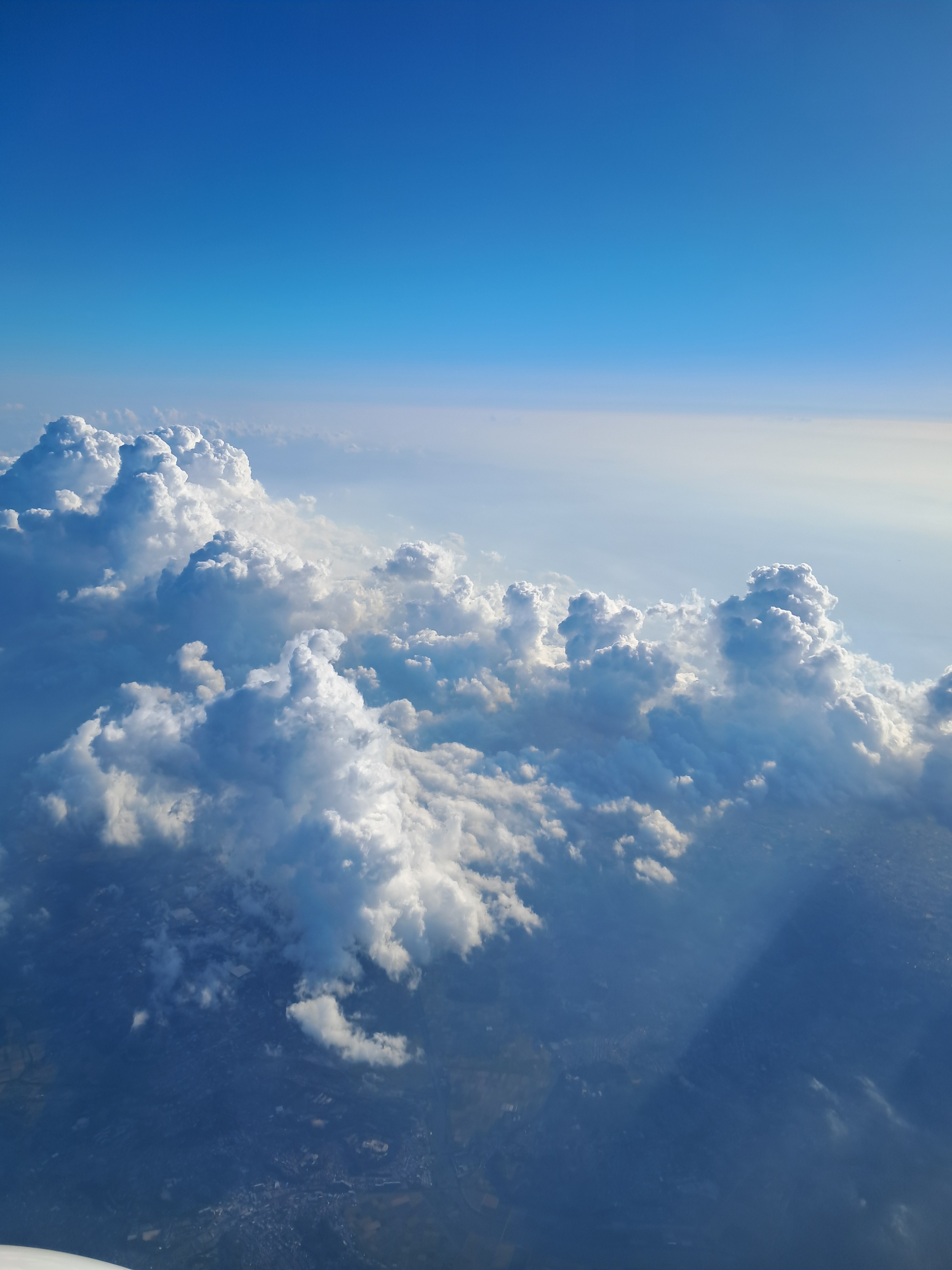 하늘을 바라보는 사람