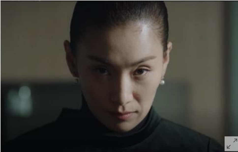 지금까지 이런 배우는 없었다. 배우 김서형의 재발...