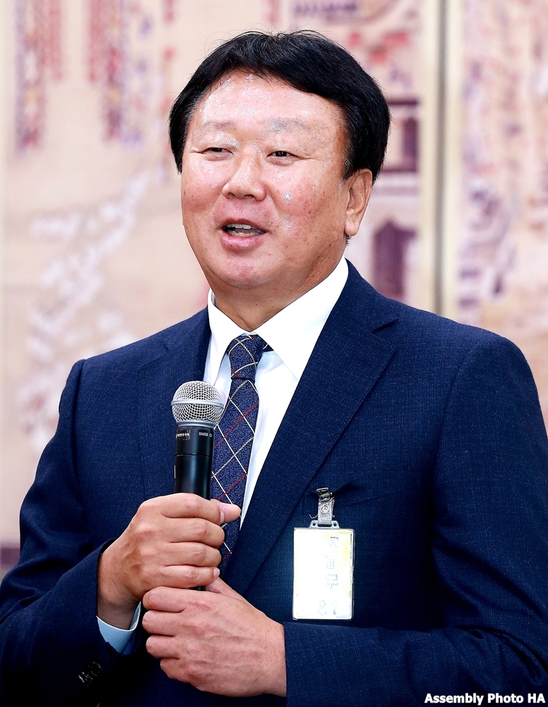밝은 표정 짓는 선동열 감독 - 2018 문화체육관광...
