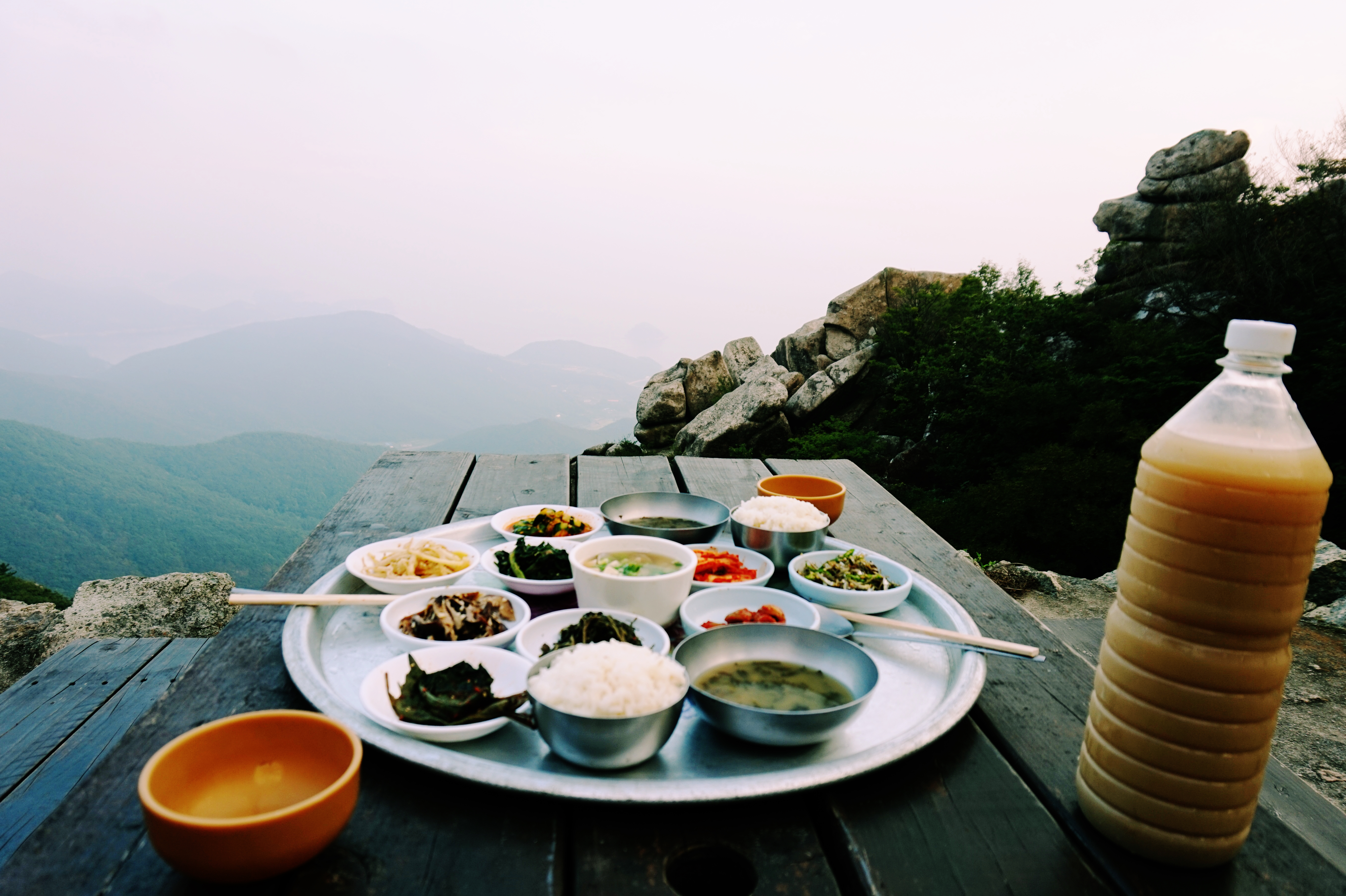 금산산장의 나물밥상과 새벽녘의 남해바다 