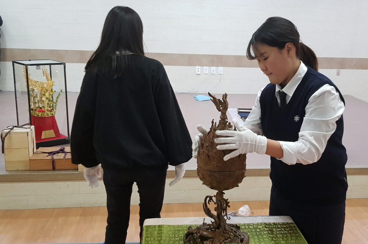 10화 손끝으로 만나는 우리 역사 만지는 박물관