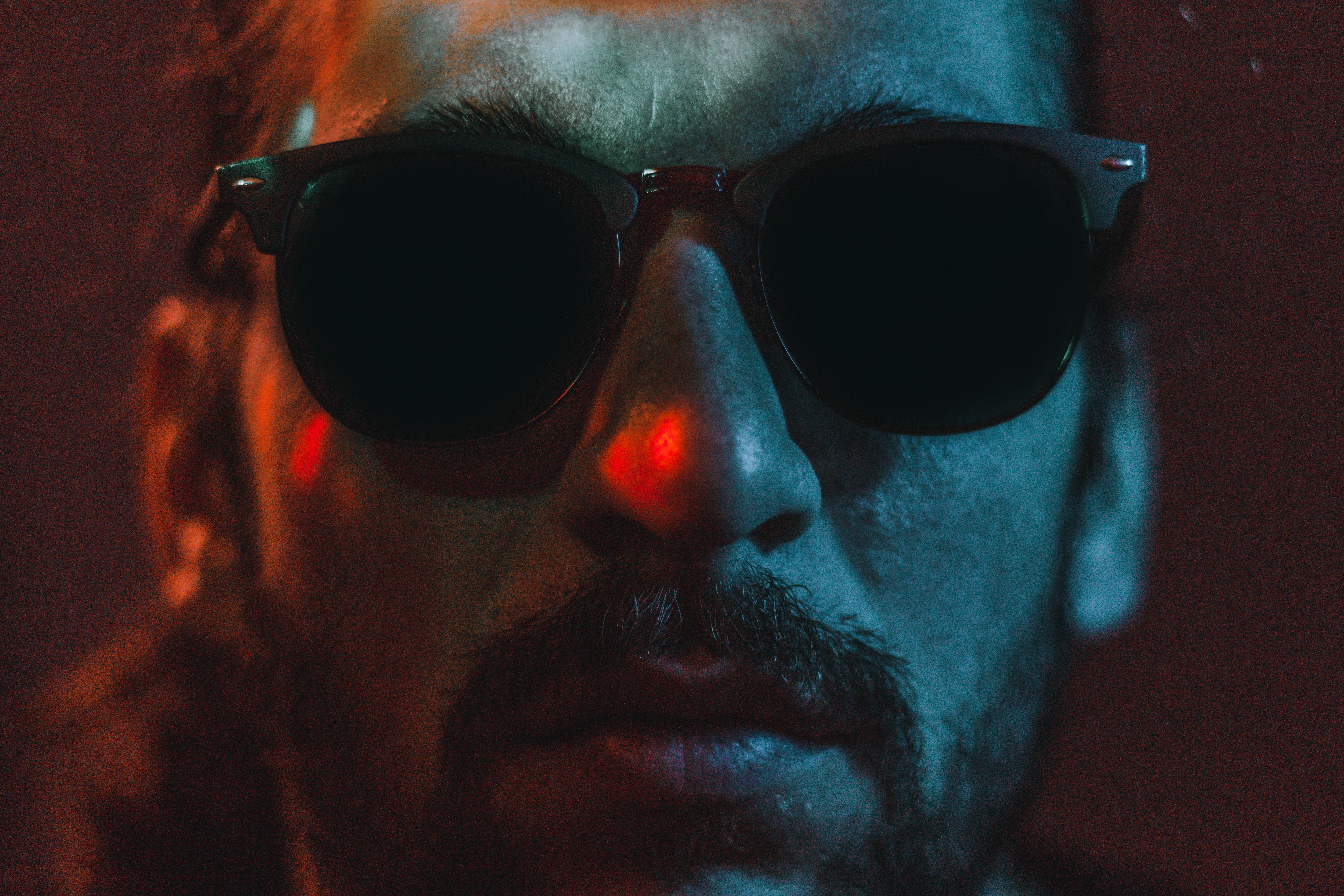 외노자의 고독한 인생고뇌