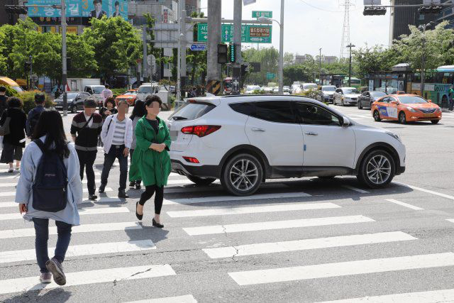 뚜벅이 치게 하는 운전자들 | 인스티즈