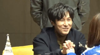 우는 팬 달랠 때도 짬밥이 느껴지는 아이돌 | 인스티즈