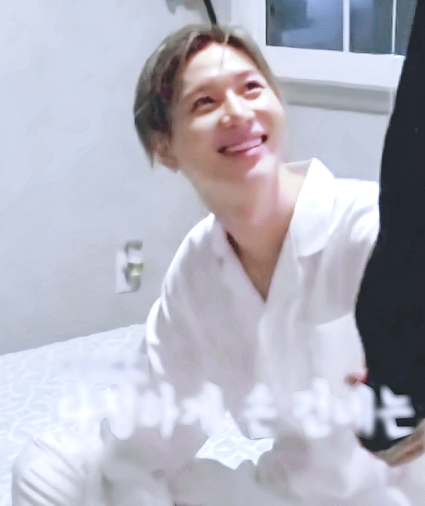 [샤이니] 눈웃음 치는 태민이.gif | 인스티즈