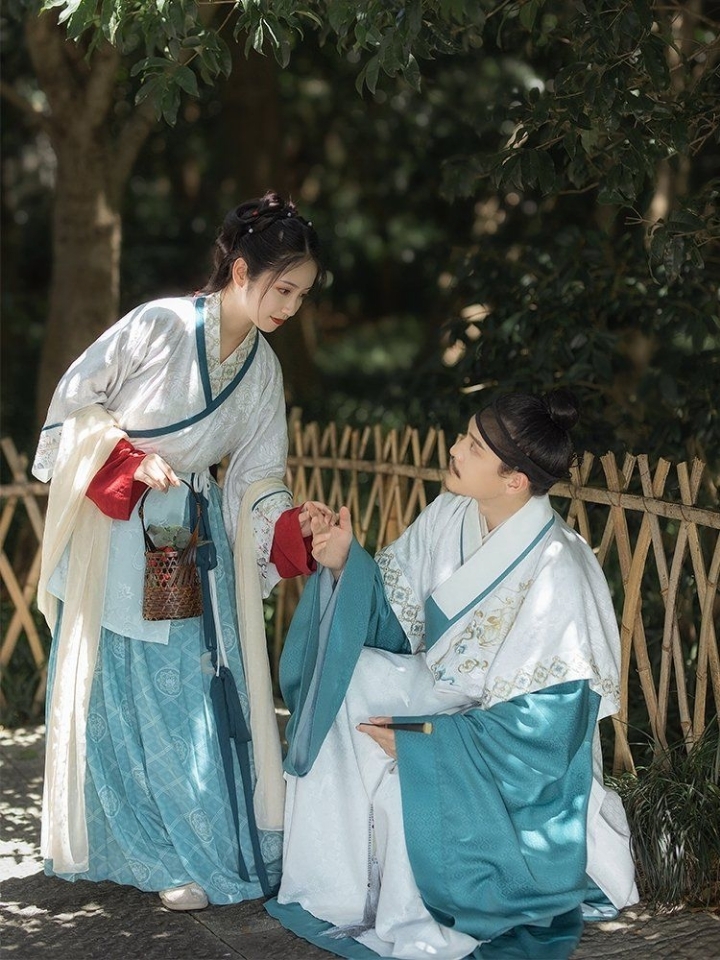 아예 상투틀고 한복입은채로 티비나오는 중국 연예인들.. | 인스티즈