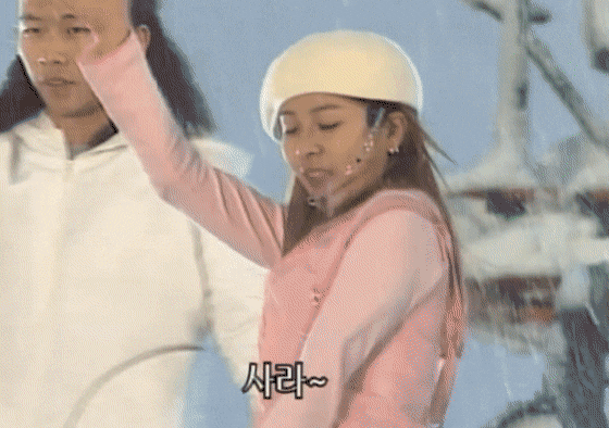 폭설 때문에 눈도 제대로 못 뜨고 춤추는 보아 ㅠㅠ | 인스티즈