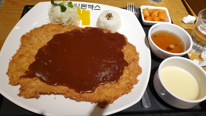 홍익돈가스 이미지