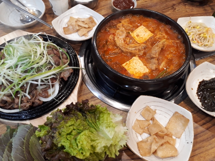 화담국수 이미지