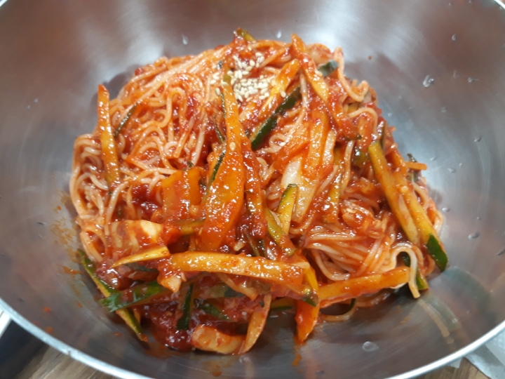 화담국수 이미지