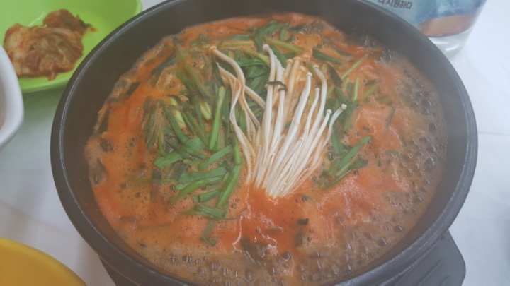뚝배기집 이미지