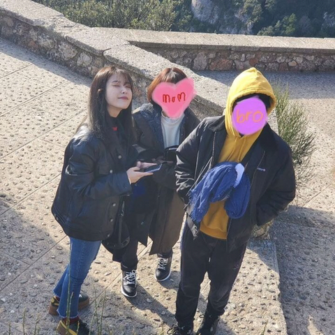 남동생한테만 하트 안해주는 아이유 | 인스티즈