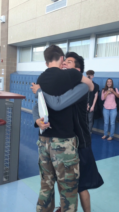 이성애자 친구에게 파티 같이 가자고 프롬포즈 받은 동성애자 친구 | 인스티즈