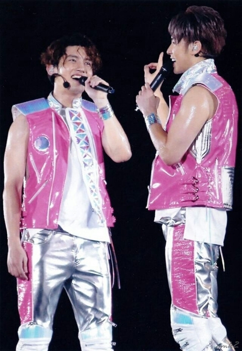 일본만 가면 스타일링이 이상해지는 어느 한 그룹...jpg | 인스티즈