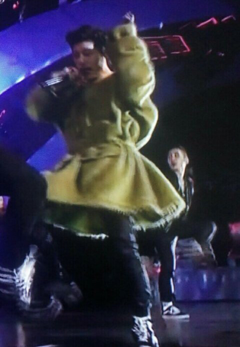 아이돌 이상한 옷 달글에서 웃긴 거 몇장 가져옴 | 인스티즈