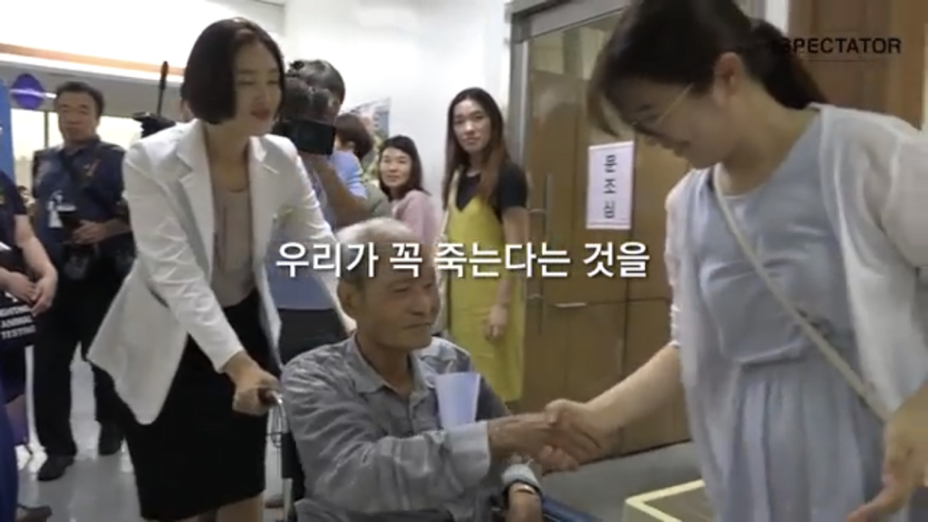 장례식에 검은 옷 대신 예쁜 옷을 입어 달라고 하셨더군요 | 인스티즈