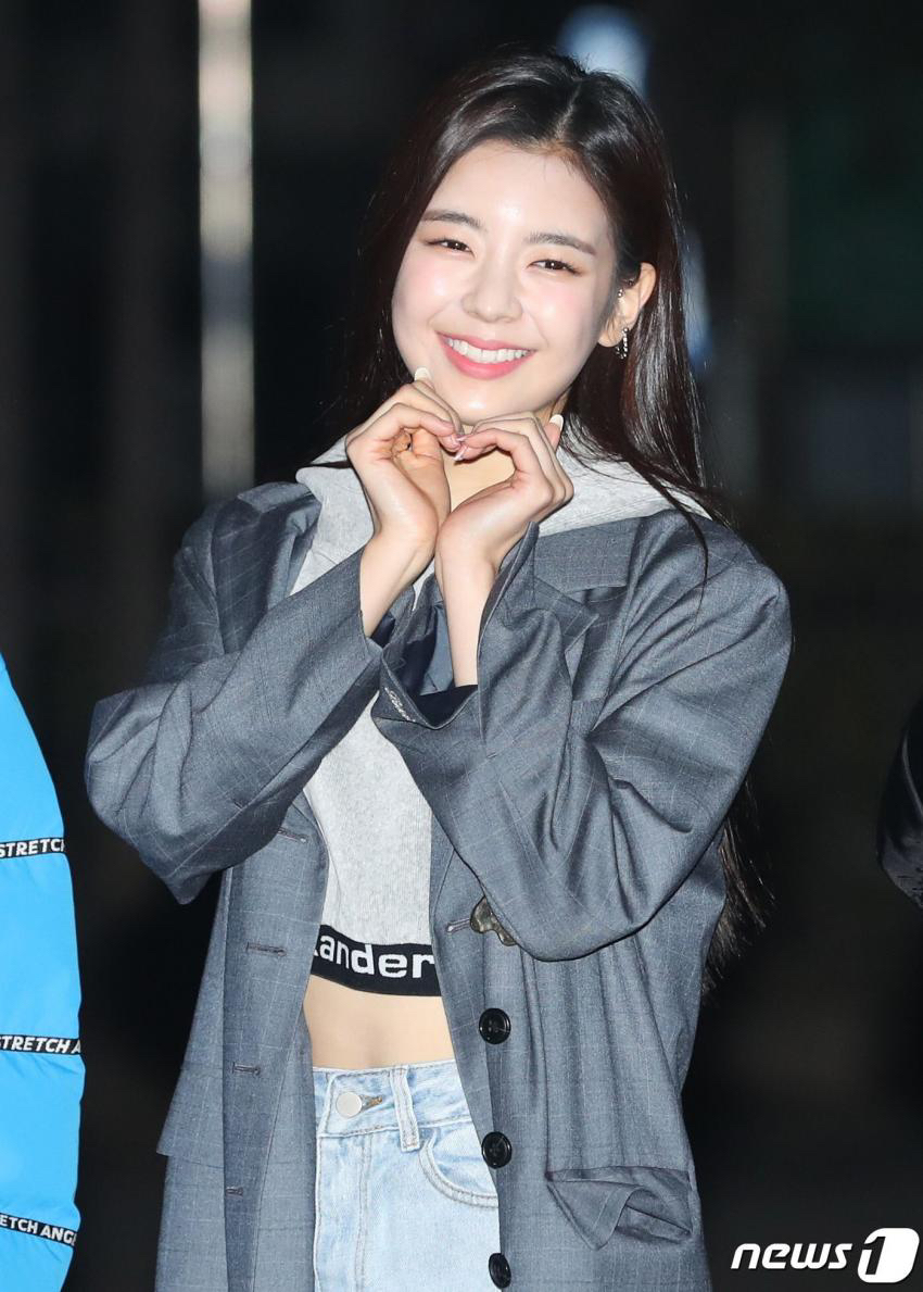 [ITZY] 옅은 화장의 리아 | 인스티즈