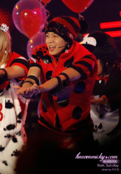 아이돌 이상한 옷 달글에서 웃긴 거 몇장 가져옴 | 인스티즈