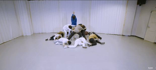 아이돌이 안무로 꽃을 표현하는 방법.gif | 인스티즈