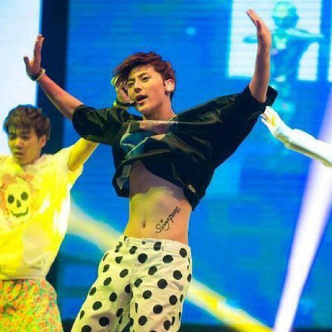 아이돌 이상한 옷 달글에서 웃긴 거 몇장 가져옴 | 인스티즈