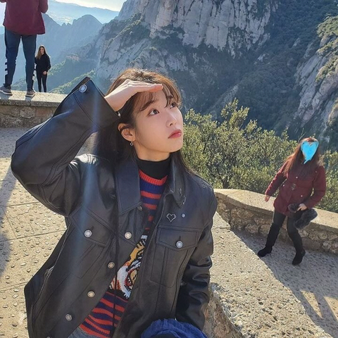 남동생한테만 하트 안해주는 아이유 | 인스티즈