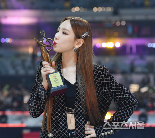 이보다 정석일 수 없는 걸그룹 메보로서 태연의 루트.jpgif | 인스티즈