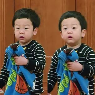 아직도 애착담요 들고다니는 서준이.jpgif | 인스티즈