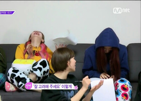 별 말 안하는데 은근 웃기다는 반응이 많은 트와이스 쯔위 | 인스티즈