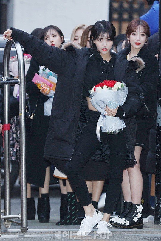 이 세상에 러블리즈 미주보다 출근길을 즐기는 사람은 없다.jpg | 인스티즈