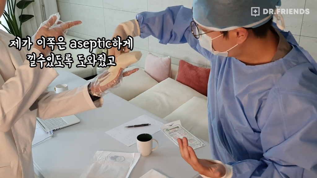 수술복 입는 방법과 수술방에서의 자세.jpgif | 인스티즈