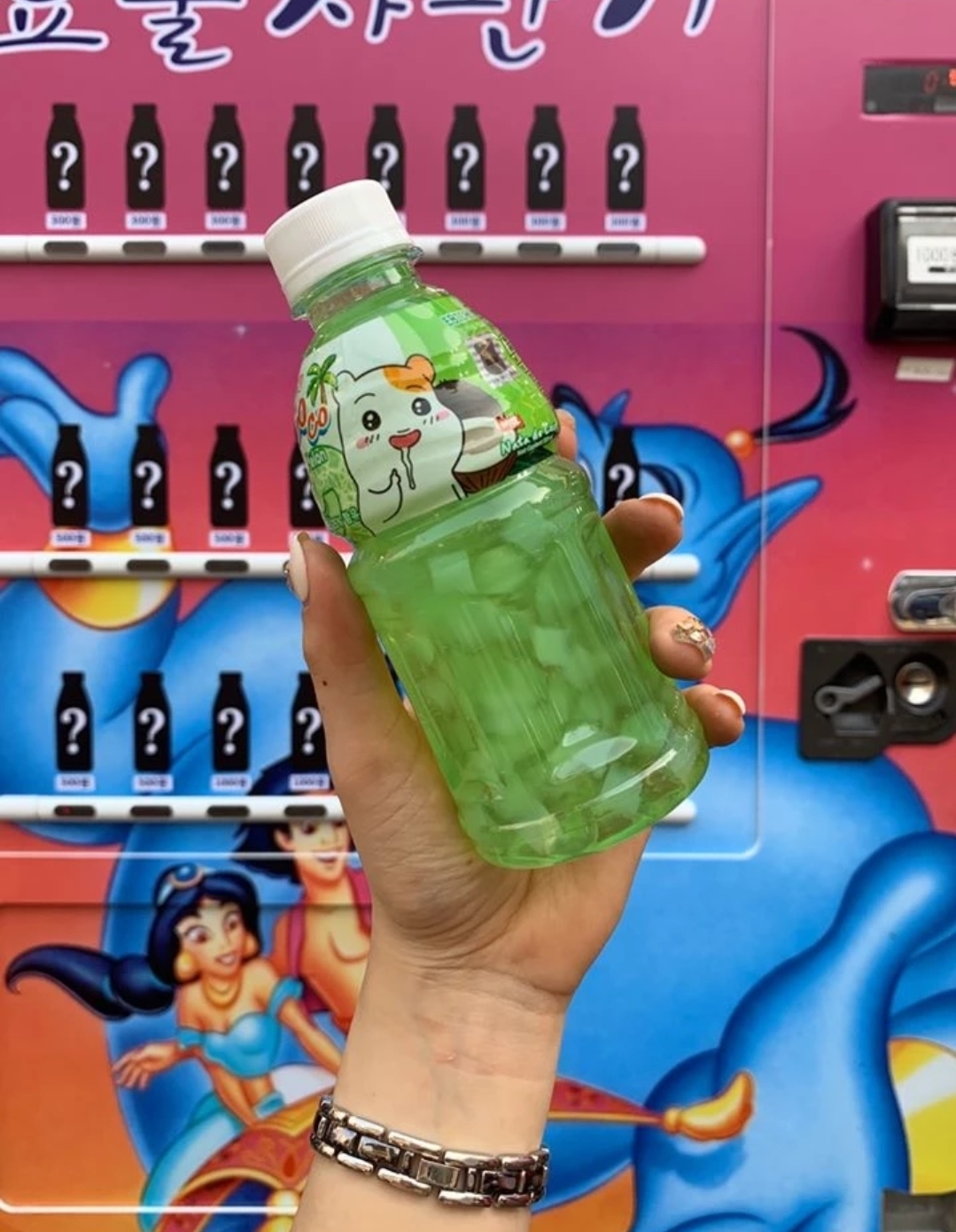 요즘 sns에서 핫하다는 인싸 자판기.jpg | 인스티즈