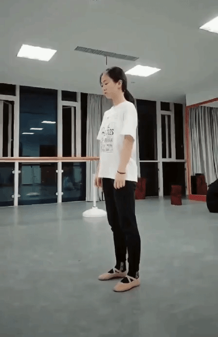 아싸들은 살아남기 힘든 나라... 중국...gif | 인스티즈