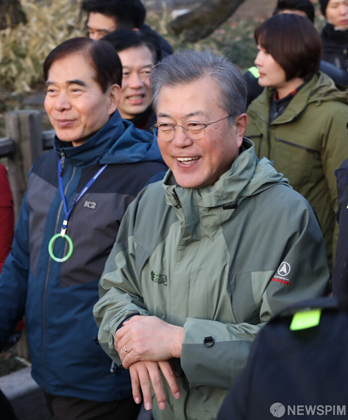 2019.01.01 서울 남산에서 새해맞이한 문재인 대통령.jpg | 인스티즈