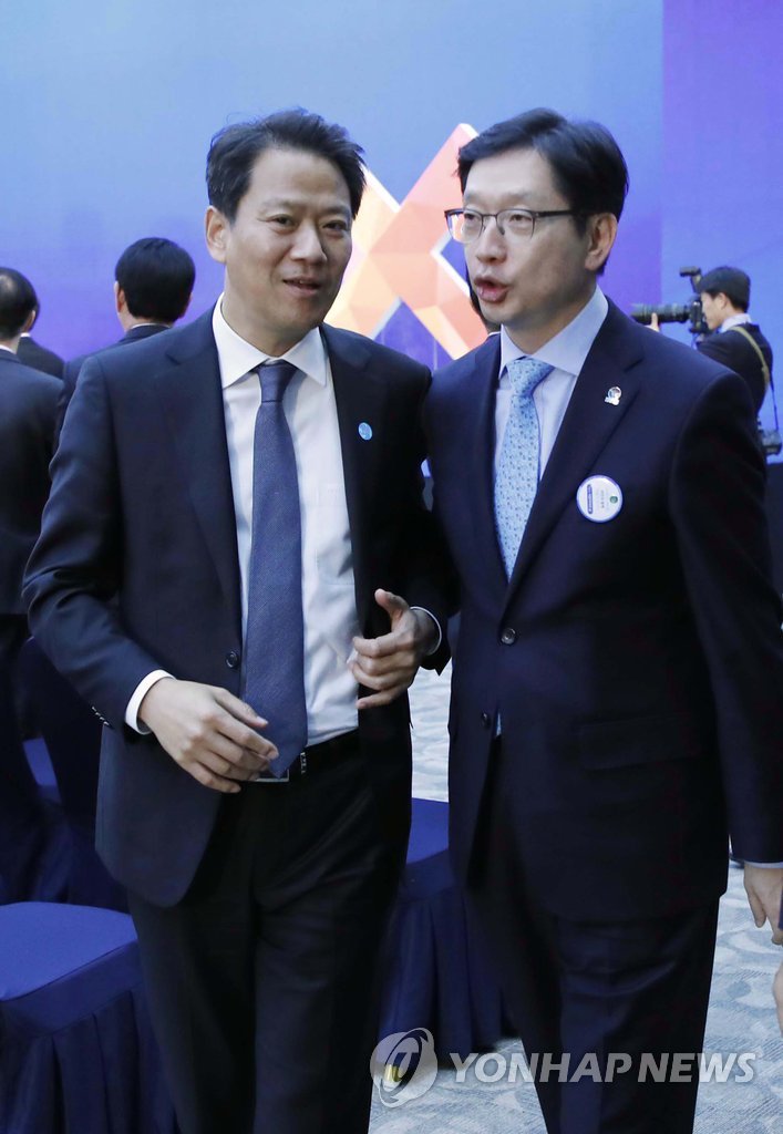 제6회 지방자치의 날 기념식에 참석한 김경수 도지사♥ | 인스티즈