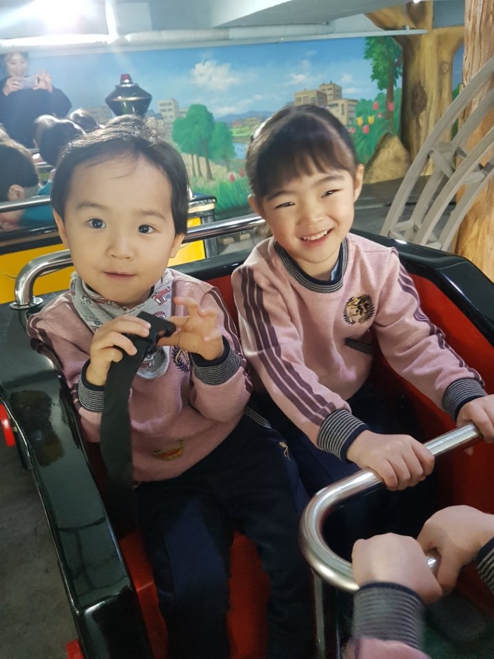 아이와 키즈카페 이미지
