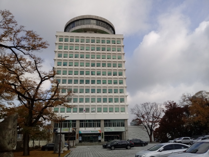 더블클릭을 하시면 이미지를 수정할 수 있습니다