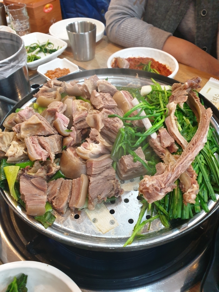 참고을흑염소 이미지