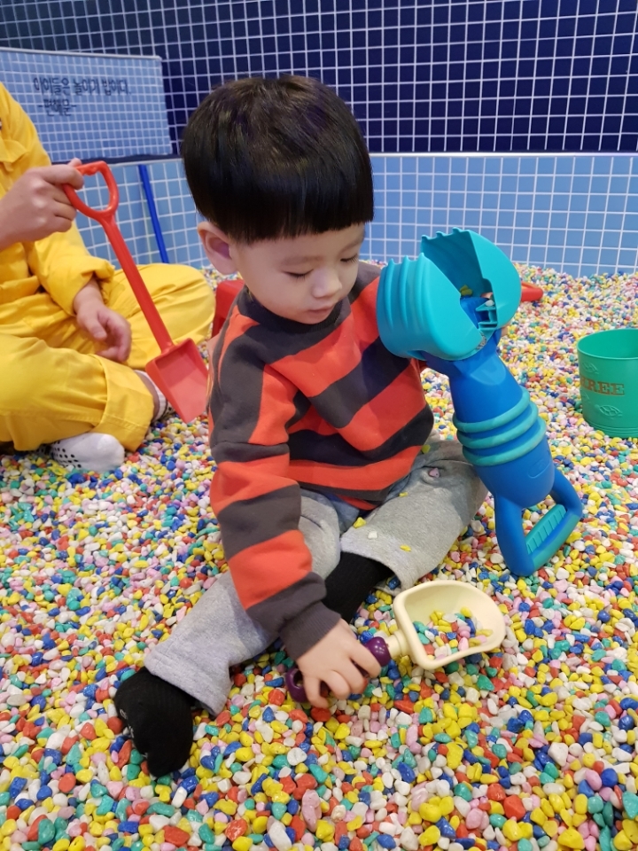 핌 언더그라운드 이미지