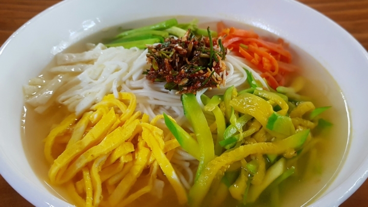 잔치국수 이미지