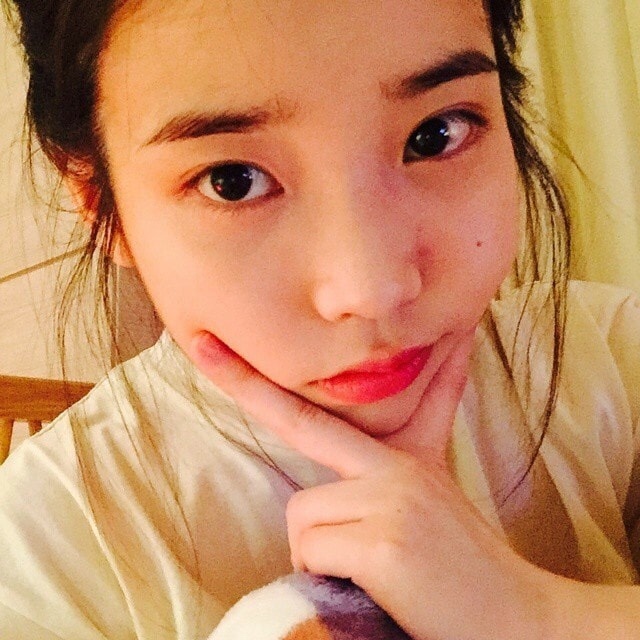 아이유 무대뒤 여친짤 대방출.jpg | 인스티즈