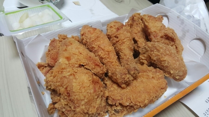 후라이드치킨이 가장 맛있는 치킨 브랜드는??? | 인스티즈