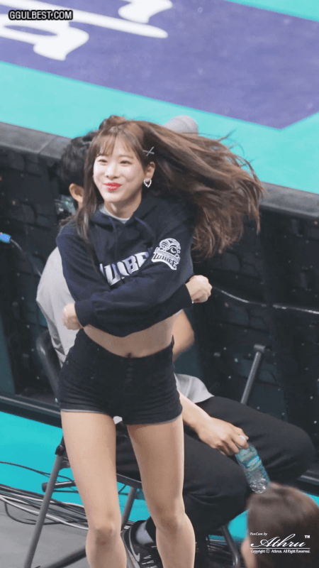 상의탈의하는 김한나 치어리더.gif | 인스티즈