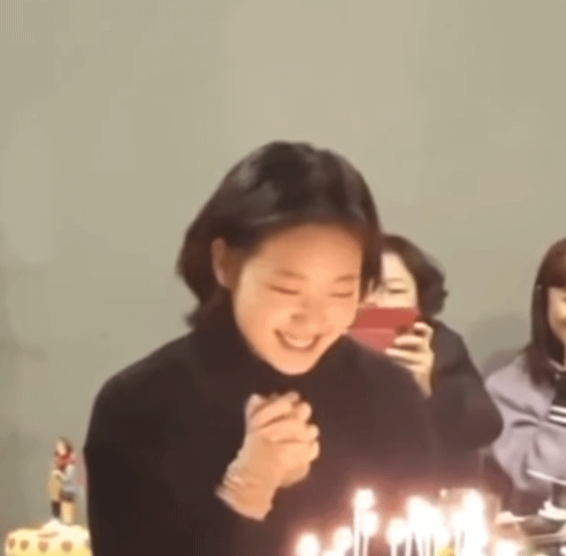 도깨비 종방연에서 도깨비 소환하는 지은탁.gif | 인스티즈