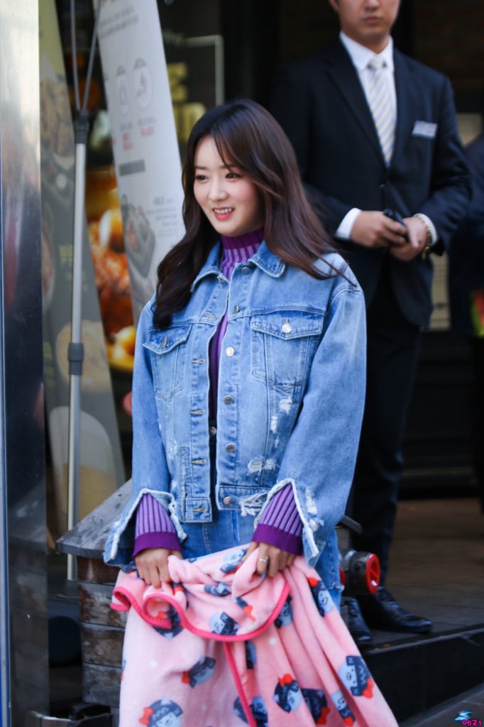 오늘자 에이핑크 윤보미 팬싸인회 + 뽐튜브 11pic | 인스티즈